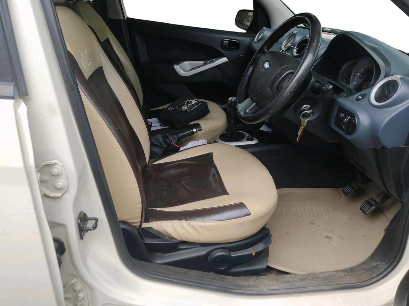 2013 Ford Figo TITANIUM 1.4 DIESEL, Diesel, Manual, 2,46,532 km, interior