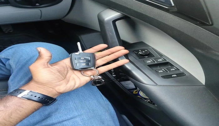 2023 Skoda KUSHAQ STYLE 1.0L TSI AT, Petrol, Automatic, 1,00,820 km, interior