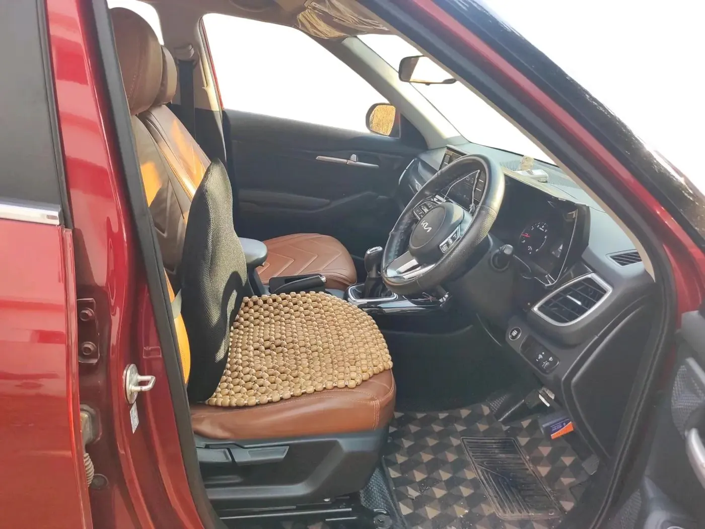 2022 KIA SELTOS HTK PLUS 1.5, Petrol, Manual, 37,500 km, interior
