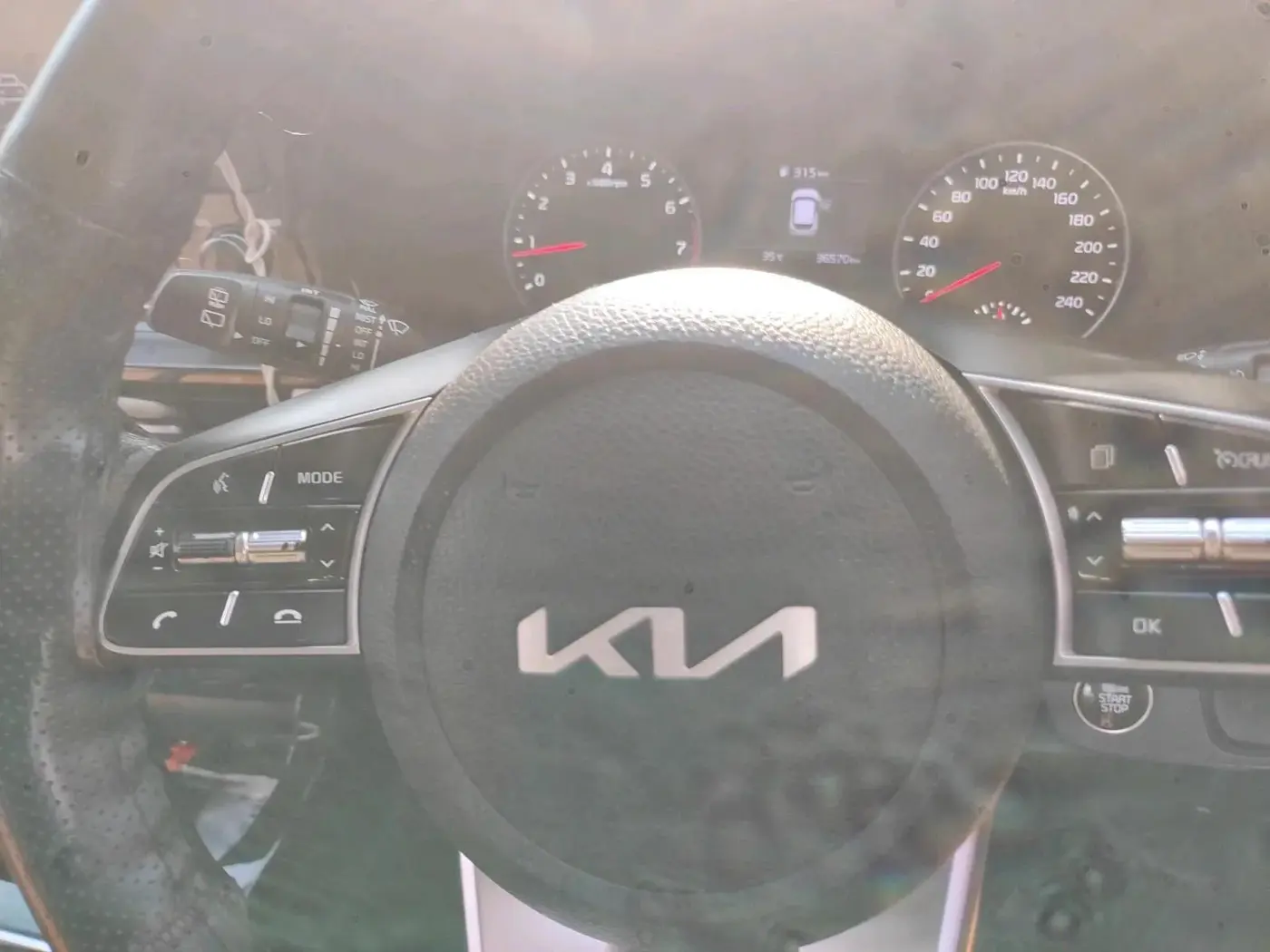2022 KIA SELTOS HTK PLUS 1.5, Petrol, Manual, 37,500 km, interior