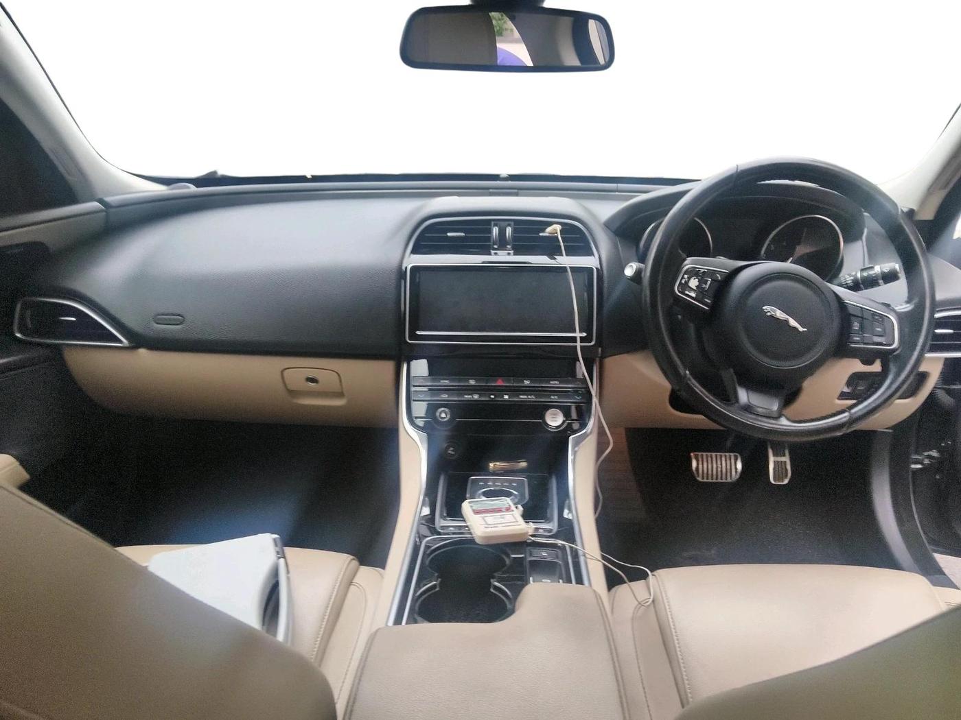 2016 Jaguar XE PRESTIGE PETROL, Petrol, Automatic, 96,507 km, interior