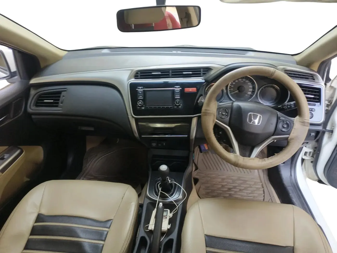 2014 Honda City 1.5L I-DTEC V, Diesel, Manual, 81,287 km, interior