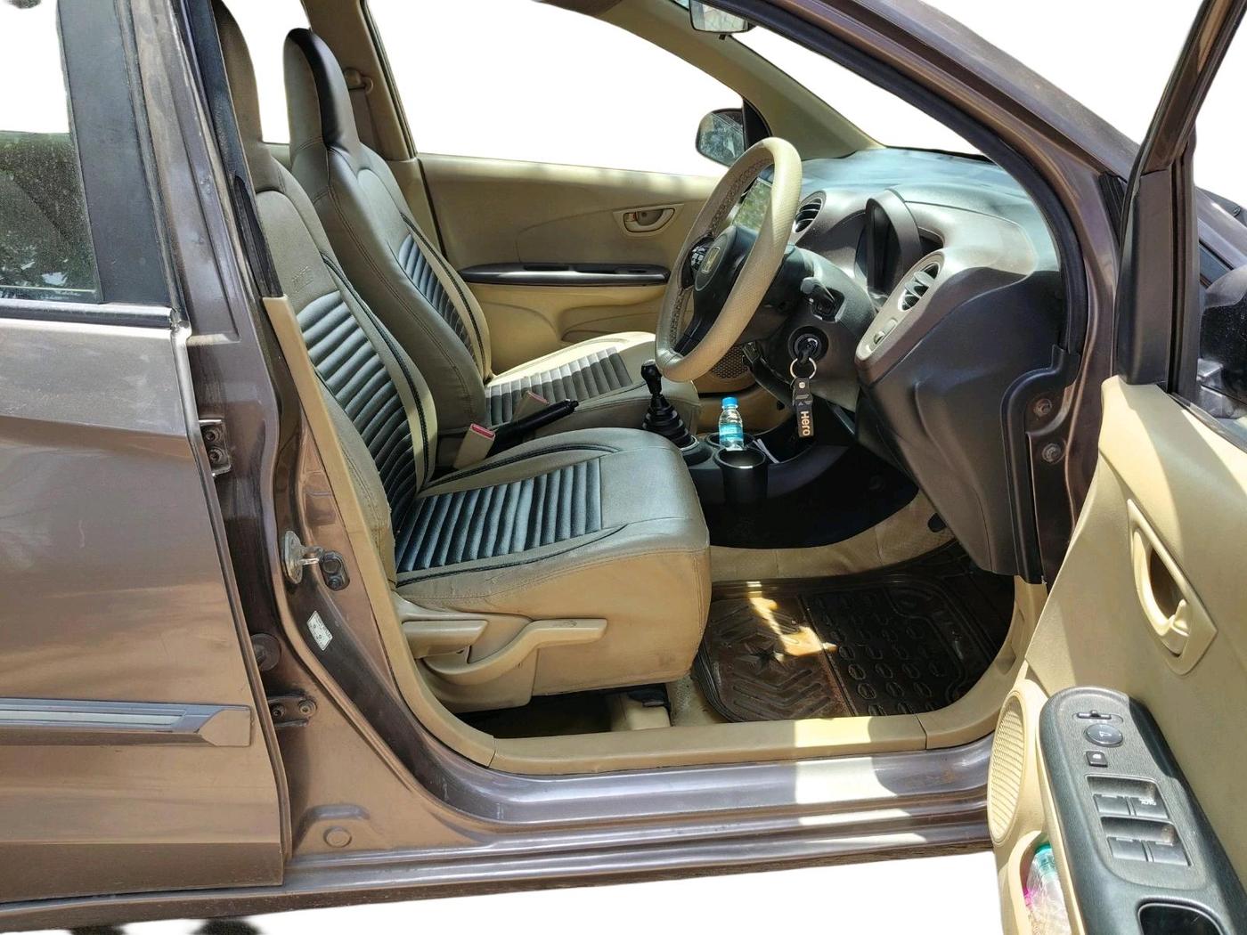2013 Honda Amaze 1.5L I-DTEC S, Diesel, Manual, 1,15,328 km, interior