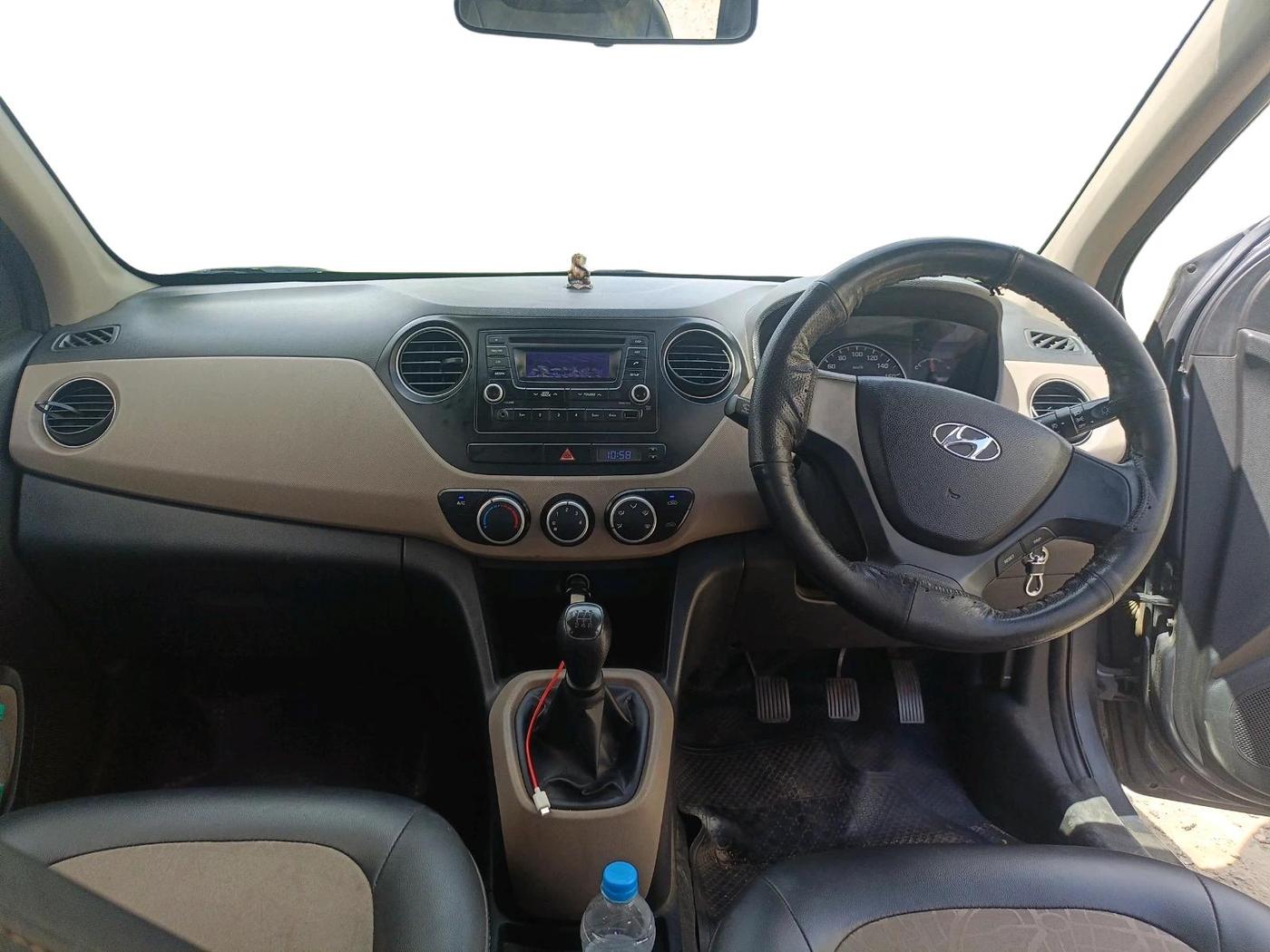 2015 Hyundai Grand i10 MAGNA 1.2 KAPPA VTVT, Petrol, Manual, 1,08,450 km, interior