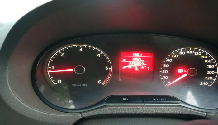 2011 Volkswagen Vento HIGHLINE DIESEL 1.6, Diesel, Manual, 2,34,000 km, interior