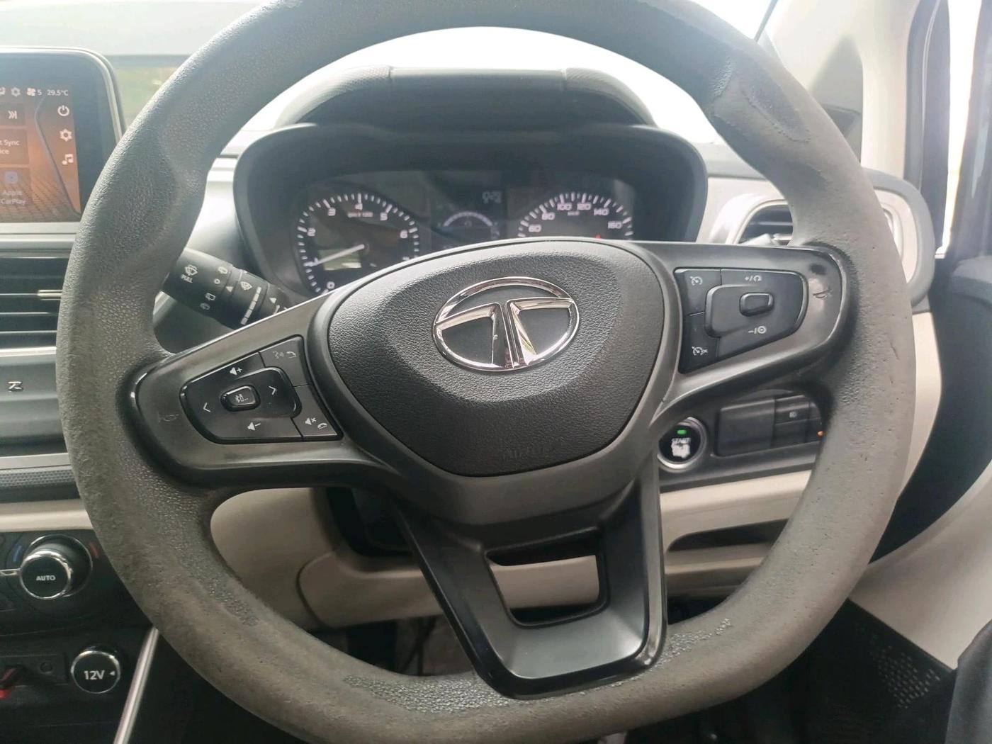 2021 Tata ALTROZ XZ PETROL, Petrol, Manual, 1,21,071 km, interior