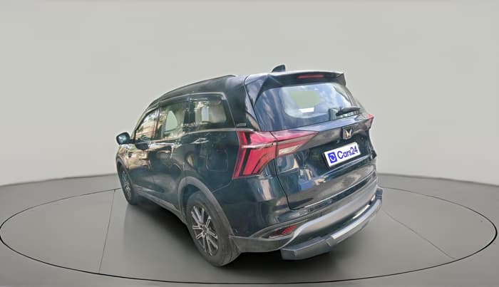 2022 Mahindra XUV700 AX 7 P AT 7 STR, Petrol, Automatic, 68,741 km, exterior