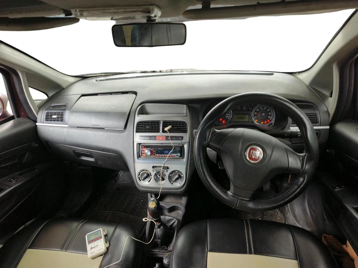 2011 Fiat Grand Punto ACTIVE 1.3, Diesel, Manual, 1,74,283 km, interior