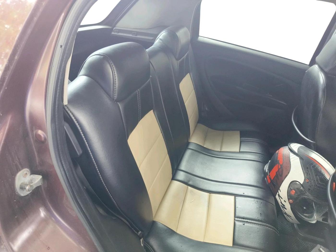 2011 Fiat Grand Punto ACTIVE 1.3, Diesel, Manual, 1,74,283 km, interior