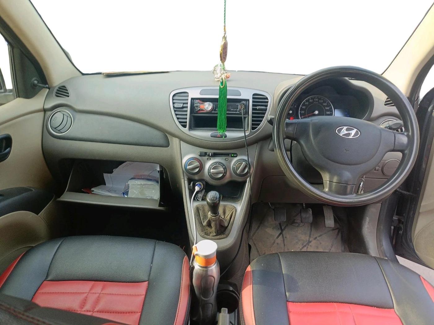 2012 Hyundai i10 ERA 1.1, Petrol, Manual, 1,06,074 km, interior