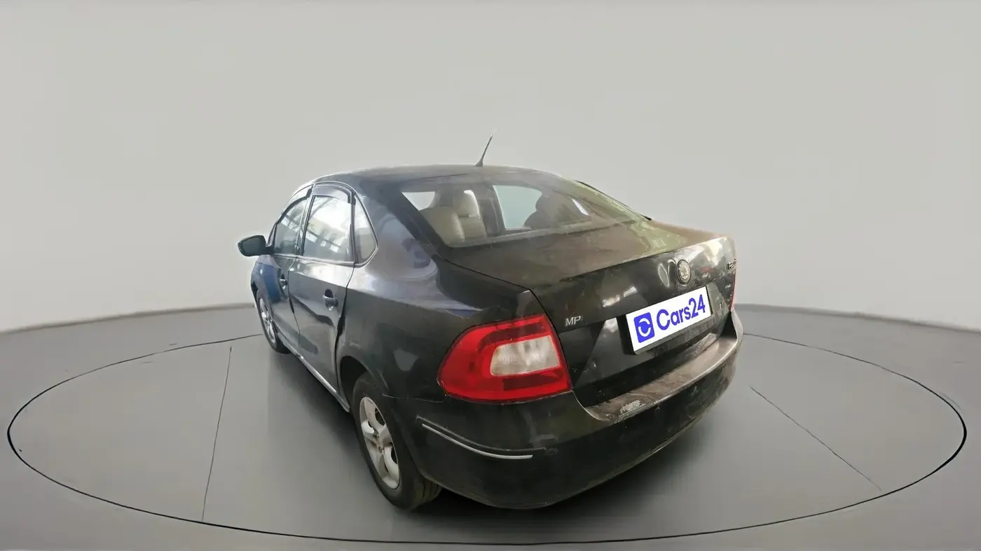 2012 Skoda Rapid ELEGANCE 1.6 MPI MT, Petrol, Manual, 81,068 km, exterior