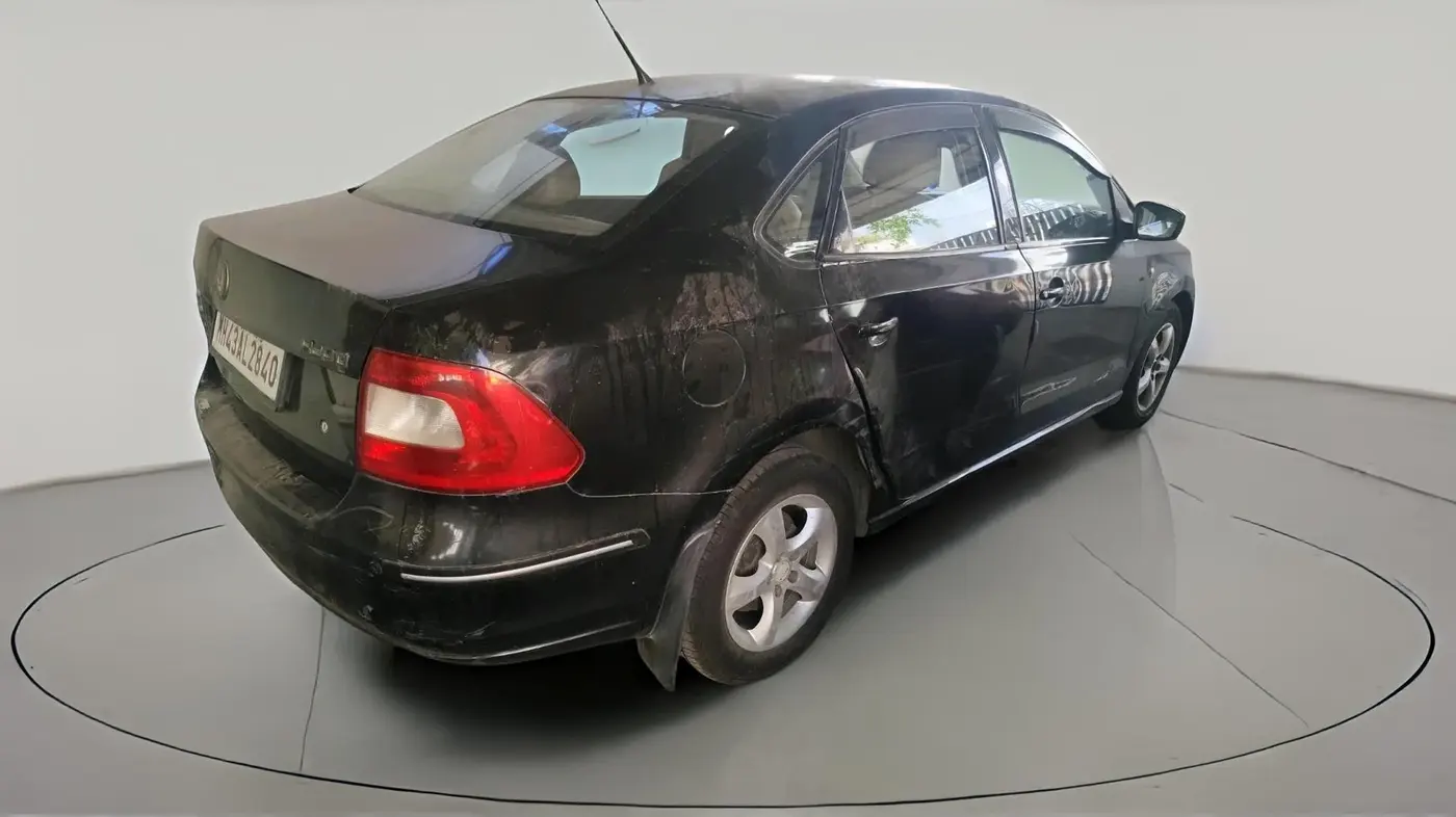 2012 Skoda Rapid ELEGANCE 1.6 MPI MT, Petrol, Manual, 81,068 km, exterior