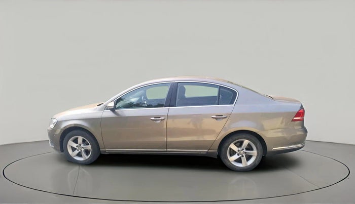 2011 Volkswagen Passat COMFORTLINE DSG, Diesel, Automatic, 1,93,313 km, exterior