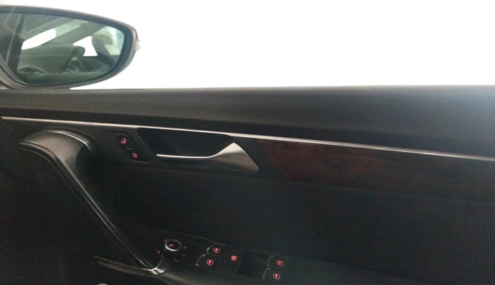 2011 Volkswagen Passat COMFORTLINE DSG, Diesel, Automatic, 1,93,313 km, interior