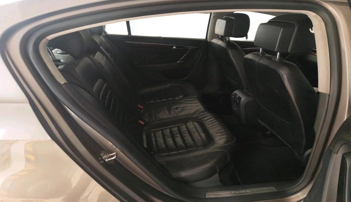 2011 Volkswagen Passat COMFORTLINE DSG, Diesel, Automatic, 1,93,313 km, interior