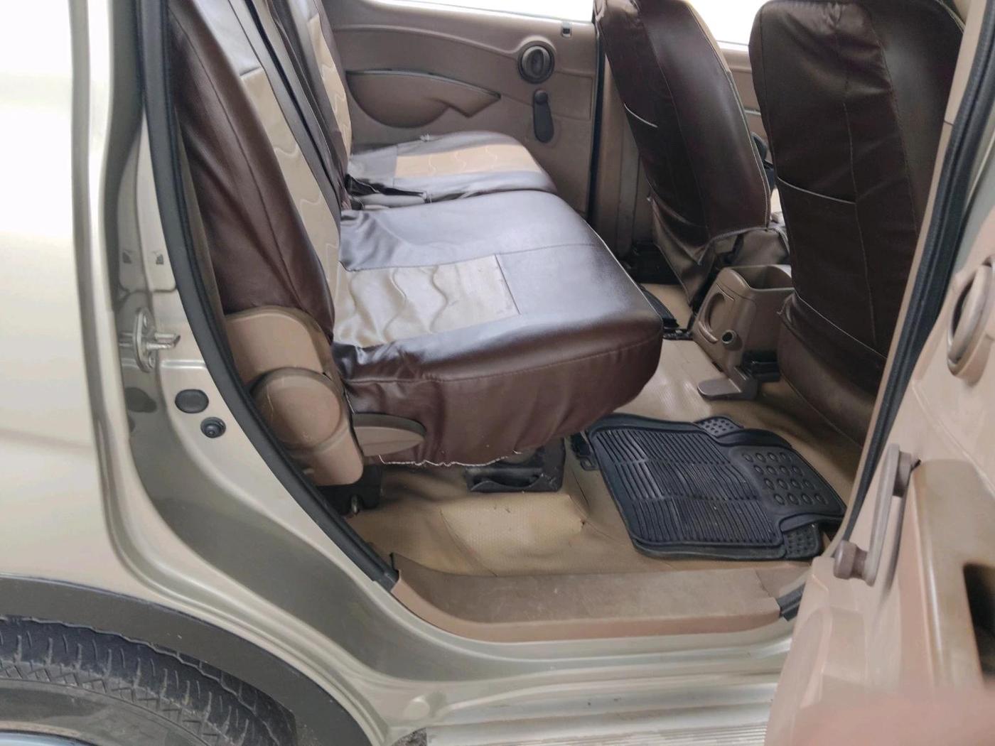 2013 Mahindra Xylo D2, Diesel, Manual, 1,87,563 km, interior