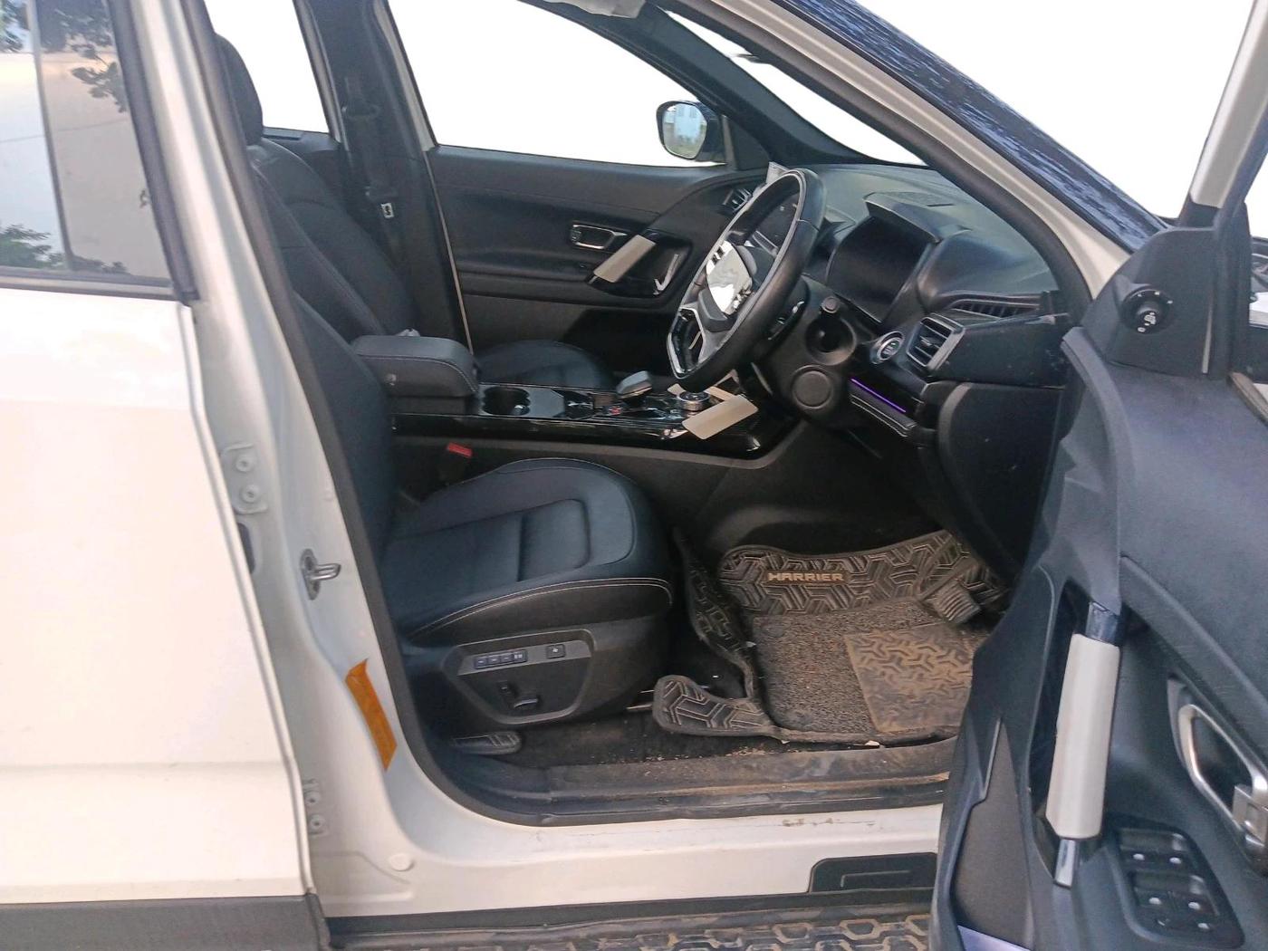 2024 Tata Harrier FEARLESS PLUS DUAL TONE AT, Diesel, Automatic, 32,973 km, interior