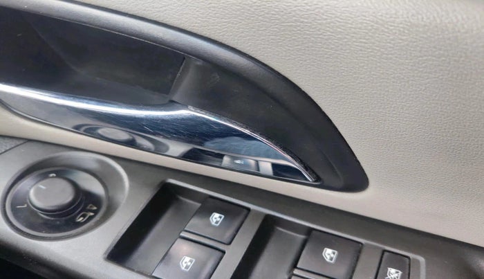 2016 Chevrolet Cruze LTZ AT, Diesel, Automatic, 1,09,304 km, interior