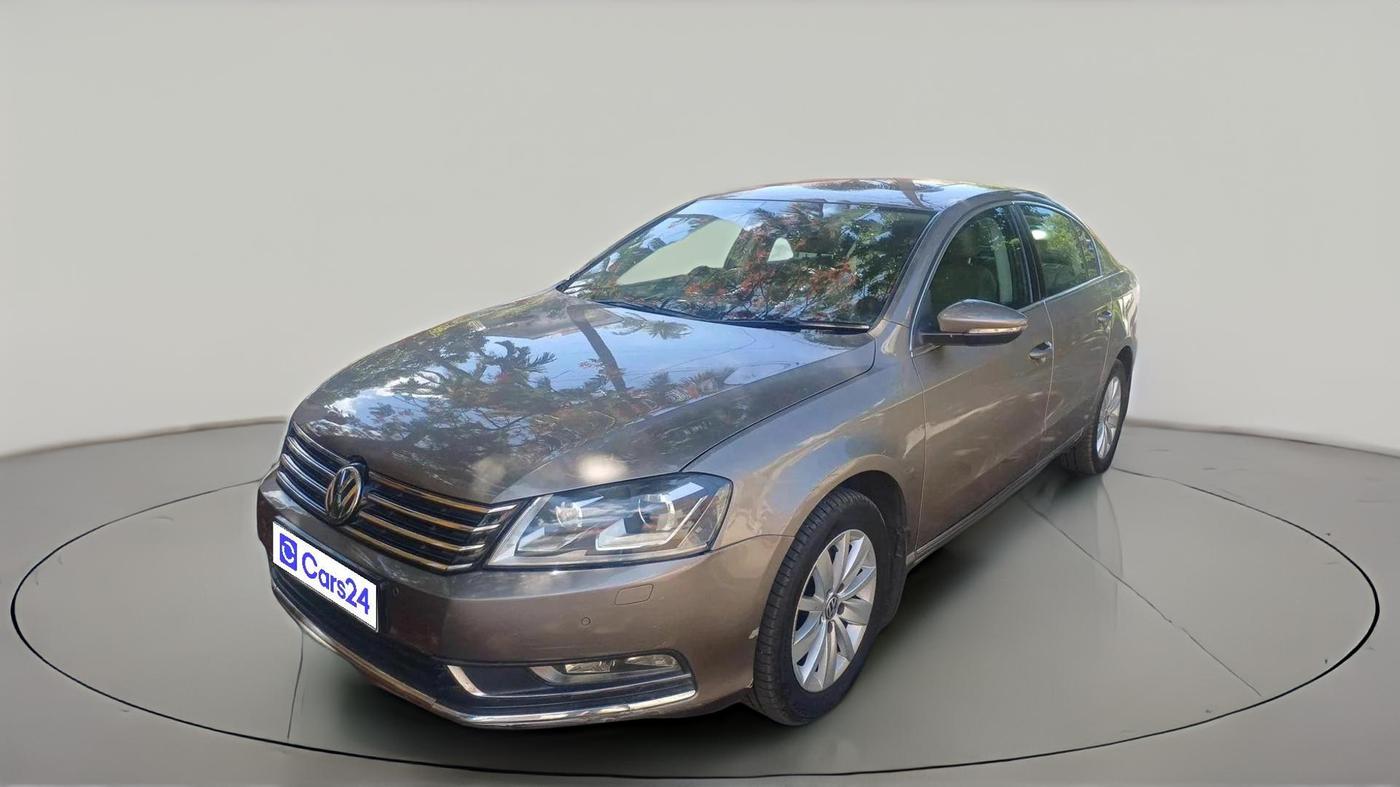 2011 Volkswagen Passat 2.0 PD DSG, Diesel, Automatic, 1,02,972 km, exterior