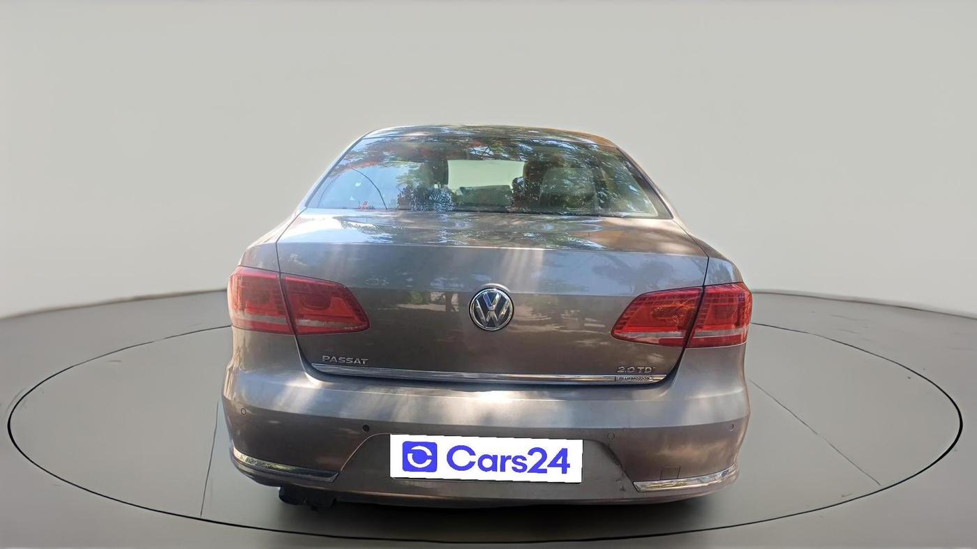 2011 Volkswagen Passat 2.0 PD DSG, Diesel, Automatic, 1,02,972 km, exterior