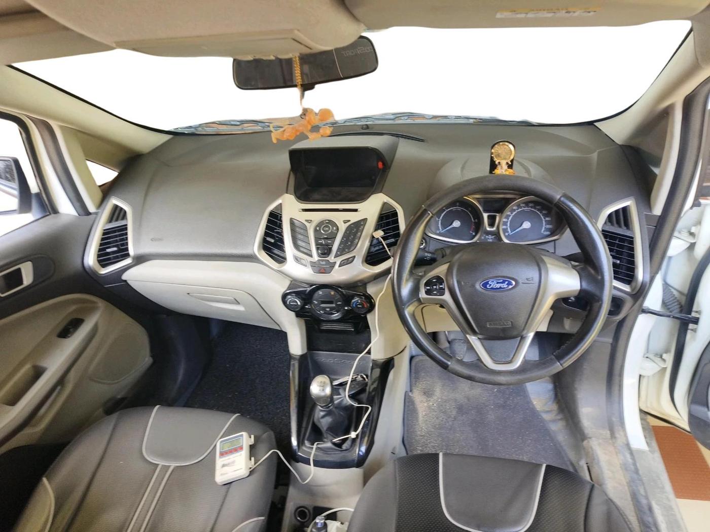 2017 Ford Ecosport TITANIUM 1.5L DIESEL, Diesel, Manual, 1,89,834 km, interior