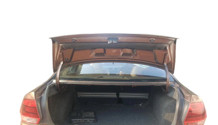 2016 Volkswagen Vento HIGHLINE 1.5 AT, Diesel, Automatic, 1,39,414 km, exterior