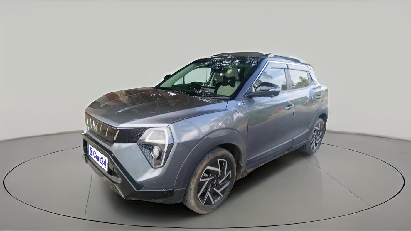 2024 Mahindra XUV 3XO AX7L 1.2 Petrol AT, Petrol, Automatic, 26,695 km, exterior