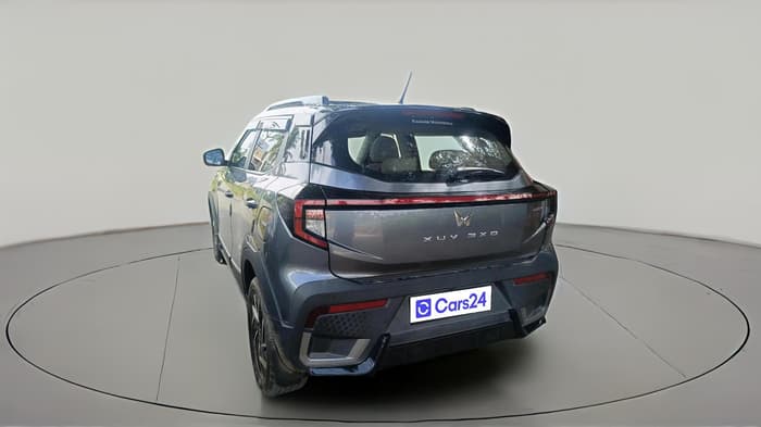 2024 Mahindra XUV 3XO AX7L 1.2 Petrol AT, Petrol, Automatic, 26,695 km, exterior