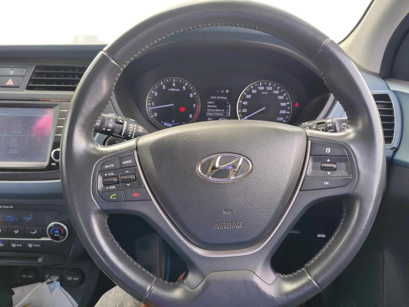 2016 Hyundai i20 Active 1.2 SX, Petrol, Manual, 40,773 km, interior