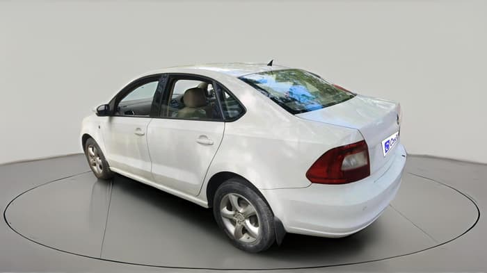 2012 Skoda Rapid ELEGANCE 1.6 TDI CR MT, Diesel, Manual, 1,17,391 km, exterior