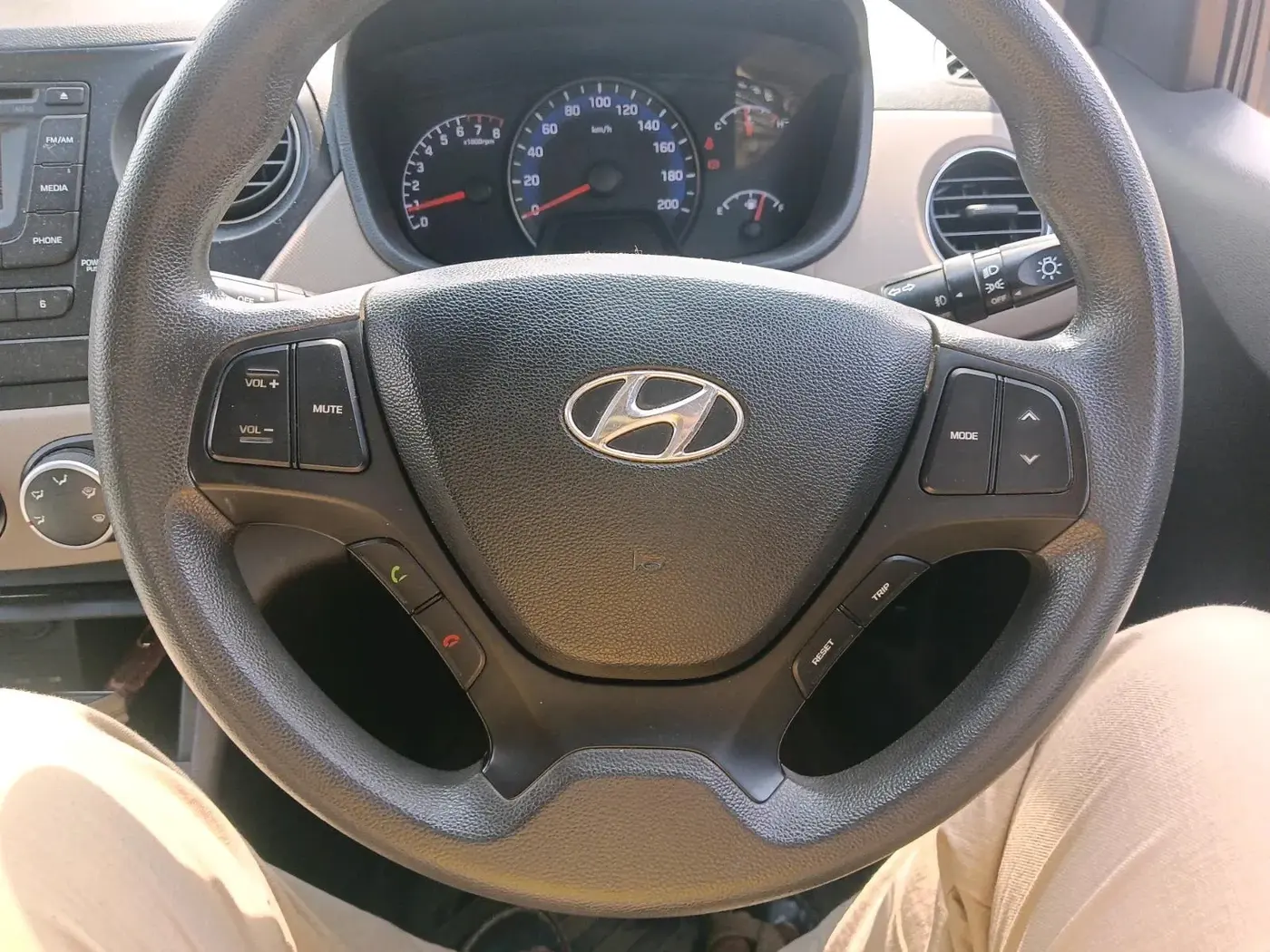 2014 Hyundai Xcent S (O) 1.2, Petrol, Manual, 44,999 km, interior