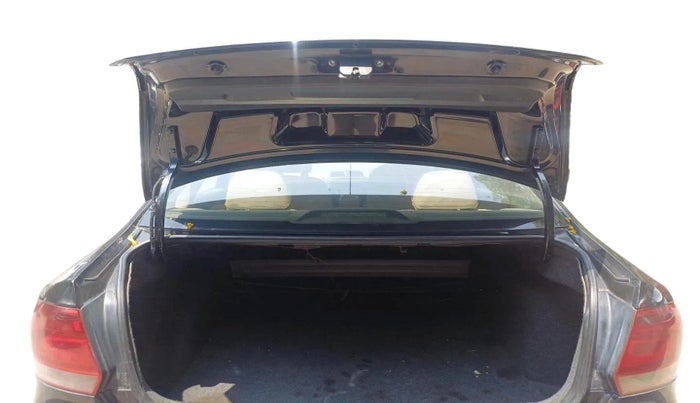 2011 Volkswagen Vento HIGHLINE DIESEL 1.6, Diesel, Manual, 1,32,835 km, exterior