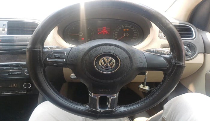 2011 Volkswagen Vento HIGHLINE DIESEL 1.6, Diesel, Manual, 1,32,835 km, interior