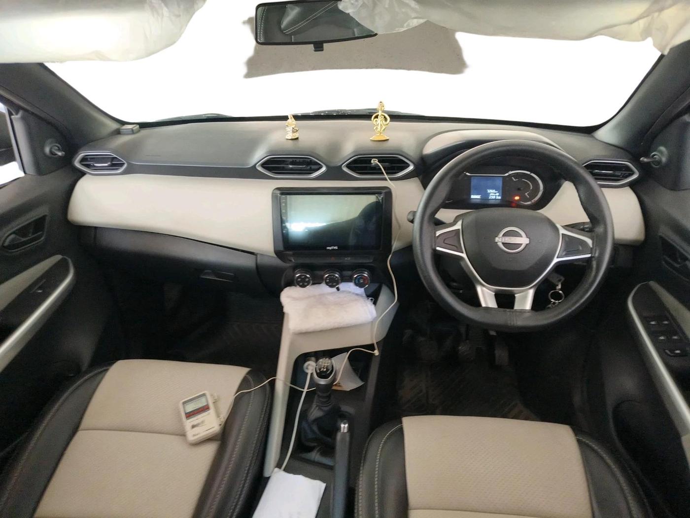 2024 Nissan MAGNITE XE, Petrol, Manual, 7,260 km, interior