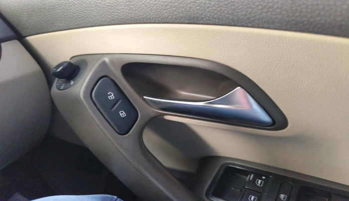 2014 Volkswagen Vento HIGHLINE DIESEL 1.6, Diesel, Manual, 1,90,749 km, interior