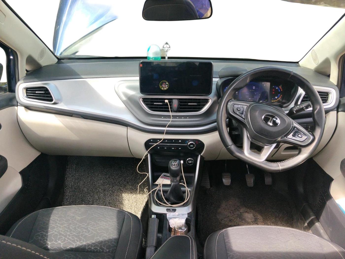 2024 Tata ALTROZ XZ Plus (S) LUX Diese, Diesel, Manual, 57,447 km, interior
