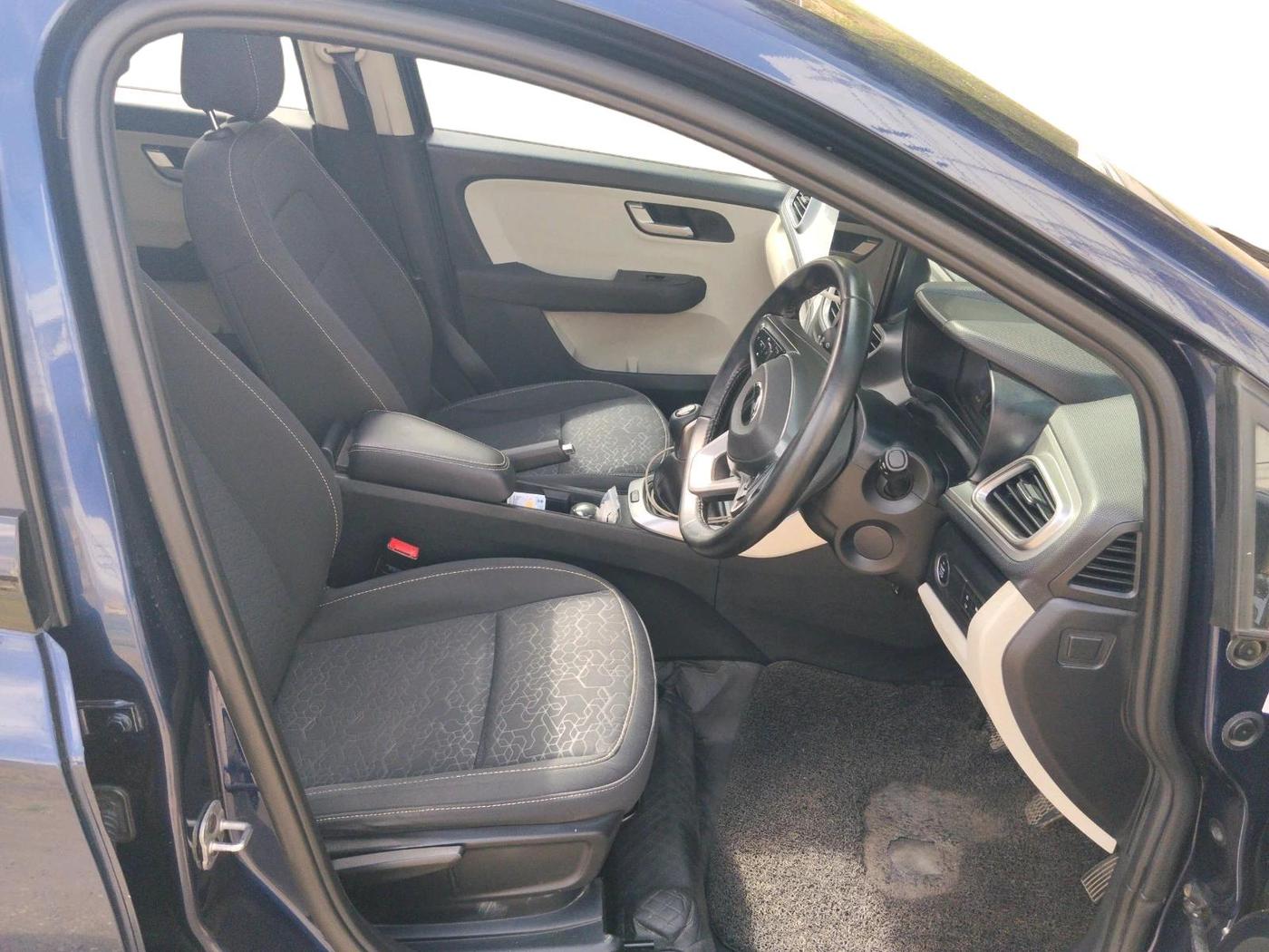 2024 Tata ALTROZ XZ Plus (S) LUX Diese, Diesel, Manual, 57,447 km, interior