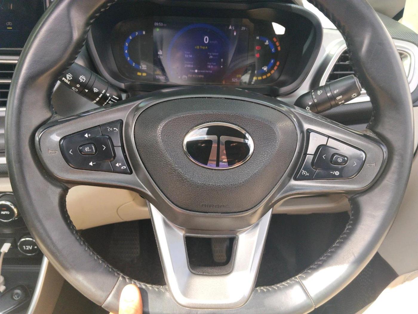 2024 Tata ALTROZ XZ Plus (S) LUX Diese, Diesel, Manual, 57,447 km, interior