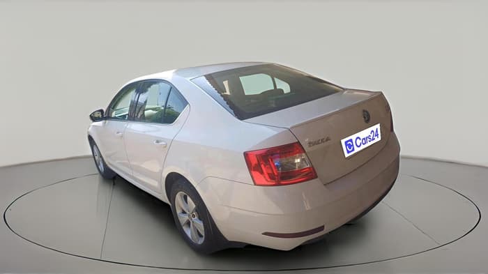 2018 Skoda Octavia STYLE 1.8 TSI AT, Petrol, Automatic, 1,05,808 km, exterior
