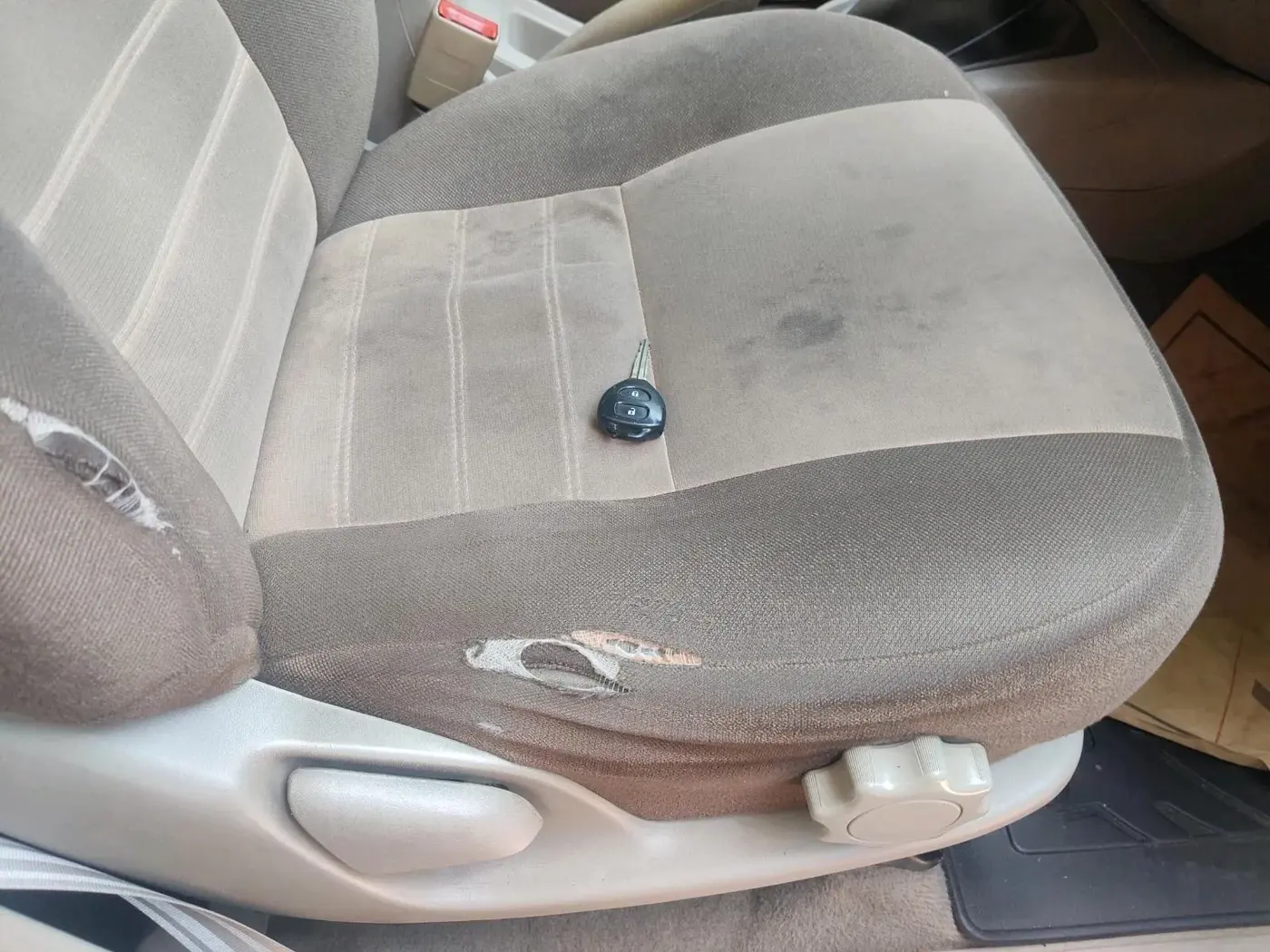 2013 Toyota Innova 2.5 VX 8 STR, Diesel, Manual, 5,17,353 km, interior
