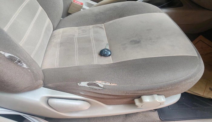 2013 Toyota Innova 2.5 VX 8 STR, Diesel, Manual, 5,17,353 km, interior