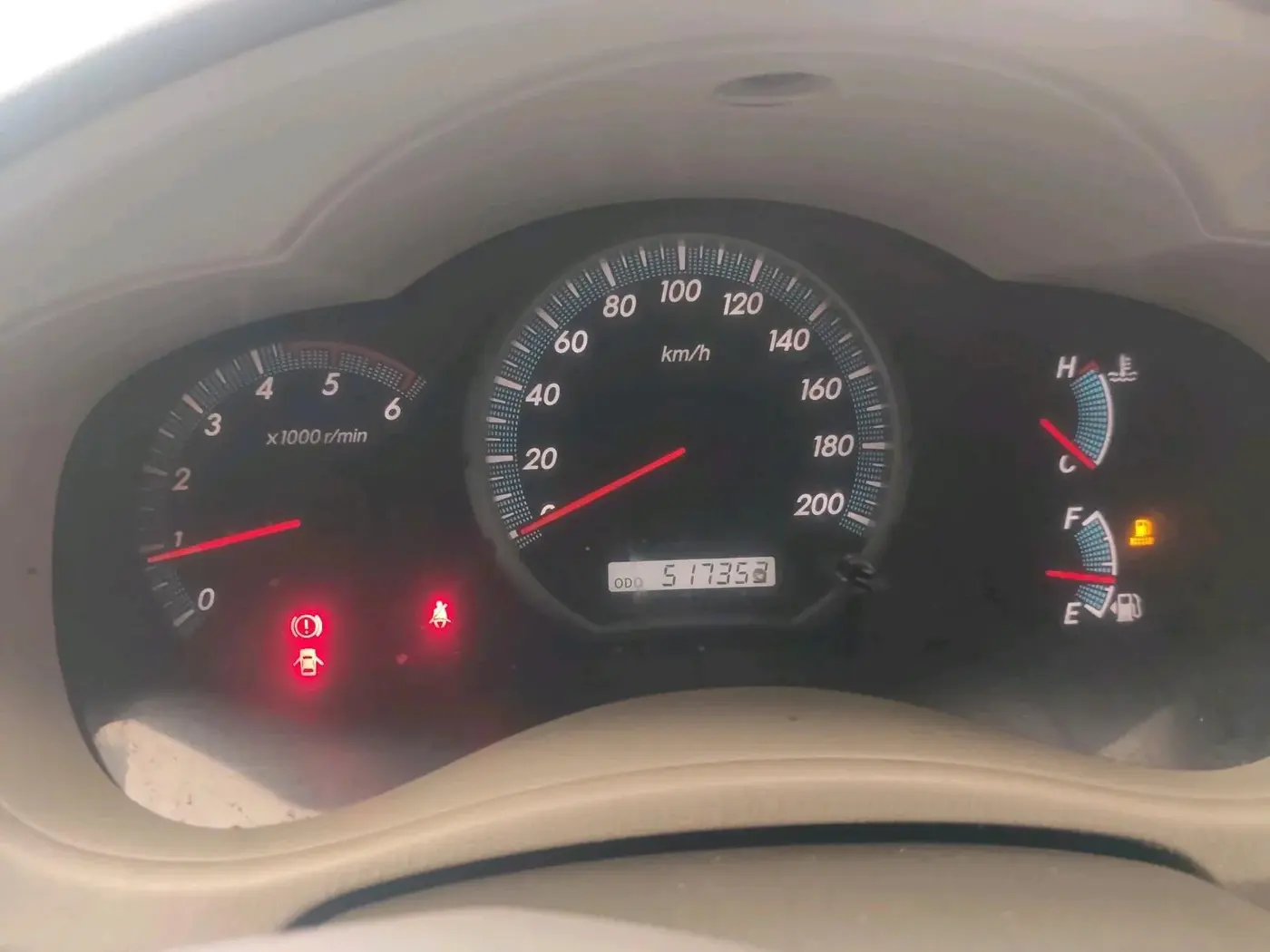 2013 Toyota Innova 2.5 VX 8 STR, Diesel, Manual, 5,17,353 km, interior