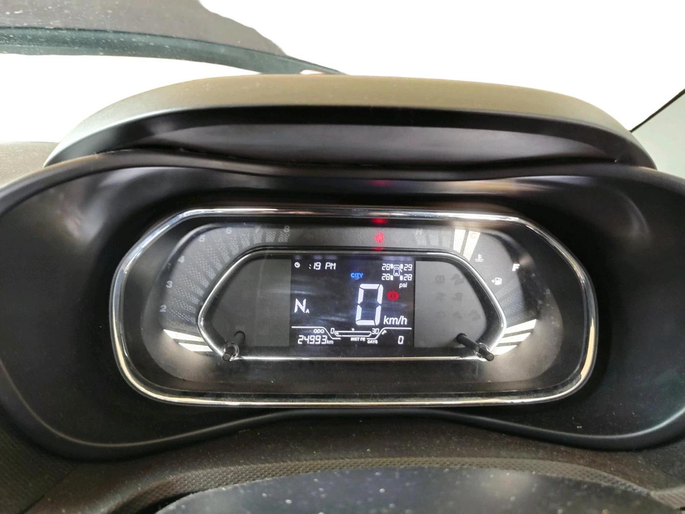 2023 Tata NEXON XZA PLUS LUXURY SUNROOF PETROL, Petrol, Automatic, 24,993 km, interior