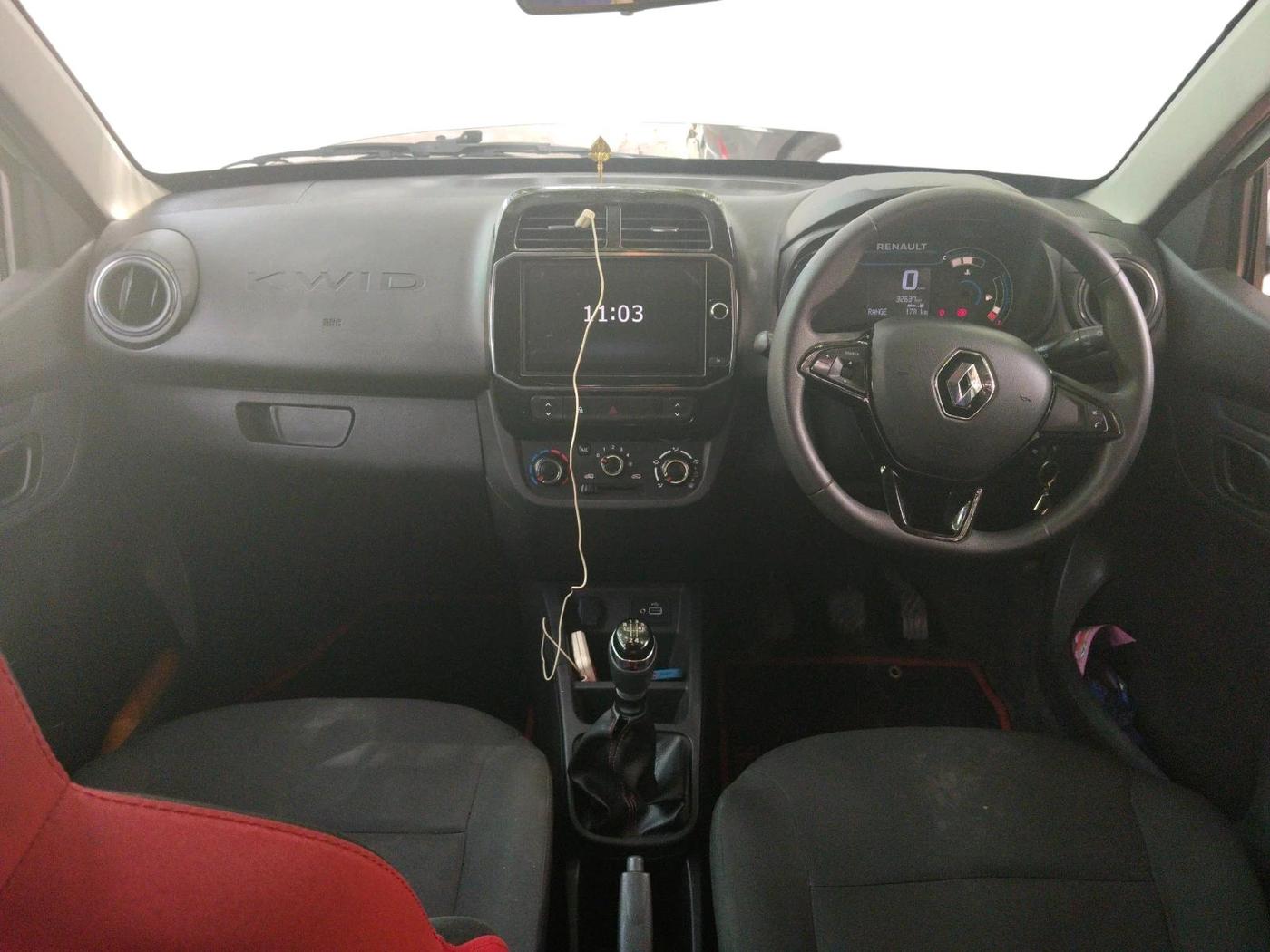 2024 Renault Kwid RXT 1.0, Petrol, Manual, 32,637 km, interior