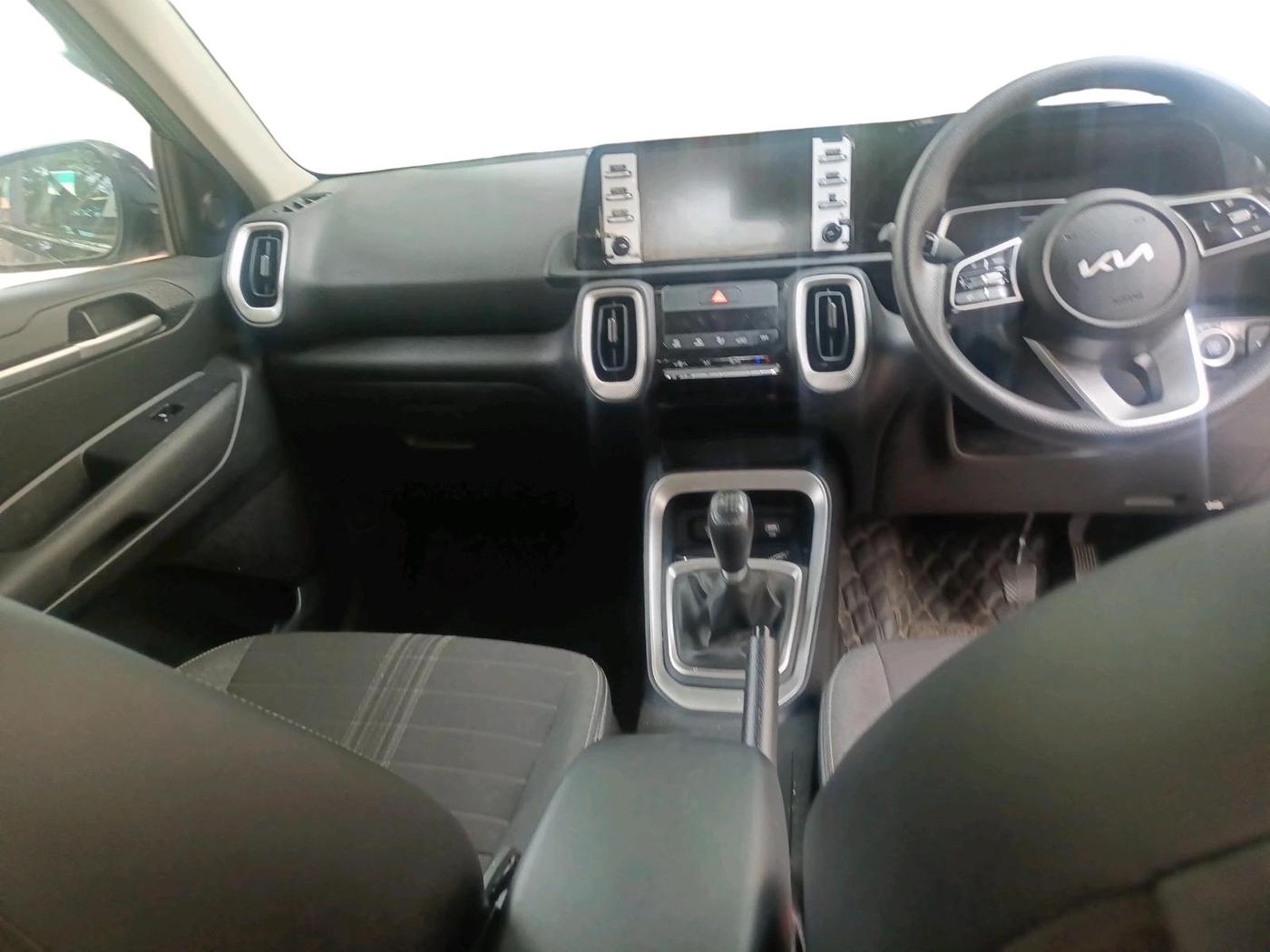 2024 KIA SONET HTK PLUS 1.0 TURBO PETROL IMT, Petrol, Manual, 13,162 km, interior