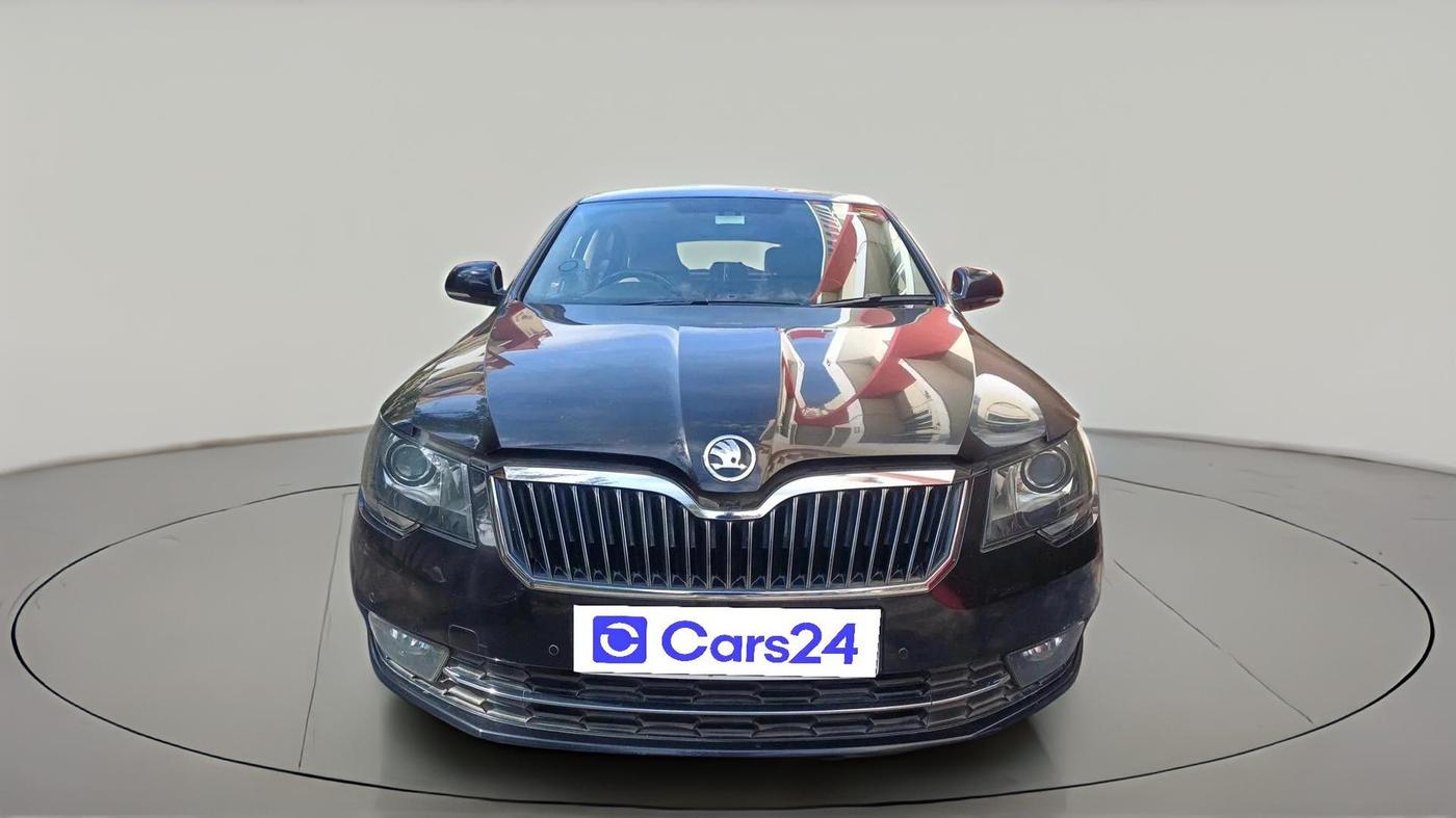 2015 Skoda Superb ELEGANCE 1.8 TSI AT, Petrol, Automatic, 1,21,757 km, exterior