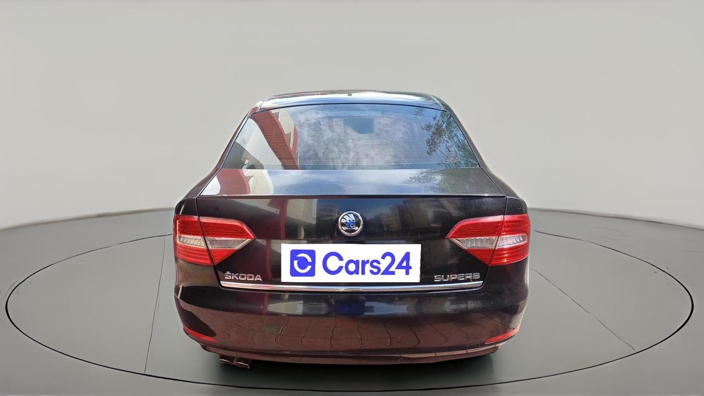2015 Skoda Superb ELEGANCE 1.8 TSI AT, Petrol, Automatic, 1,21,757 km, exterior