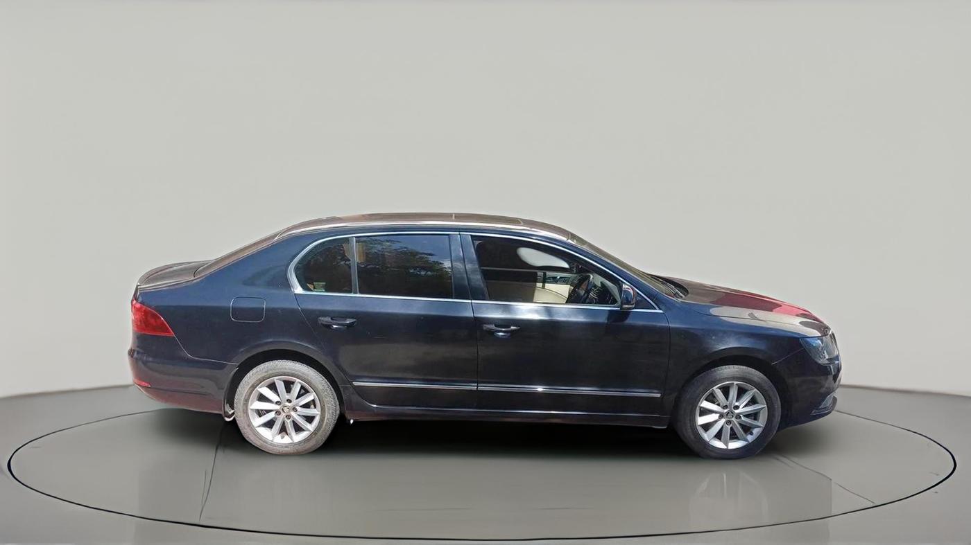 2015 Skoda Superb ELEGANCE 1.8 TSI AT, Petrol, Automatic, 1,21,757 km, exterior
