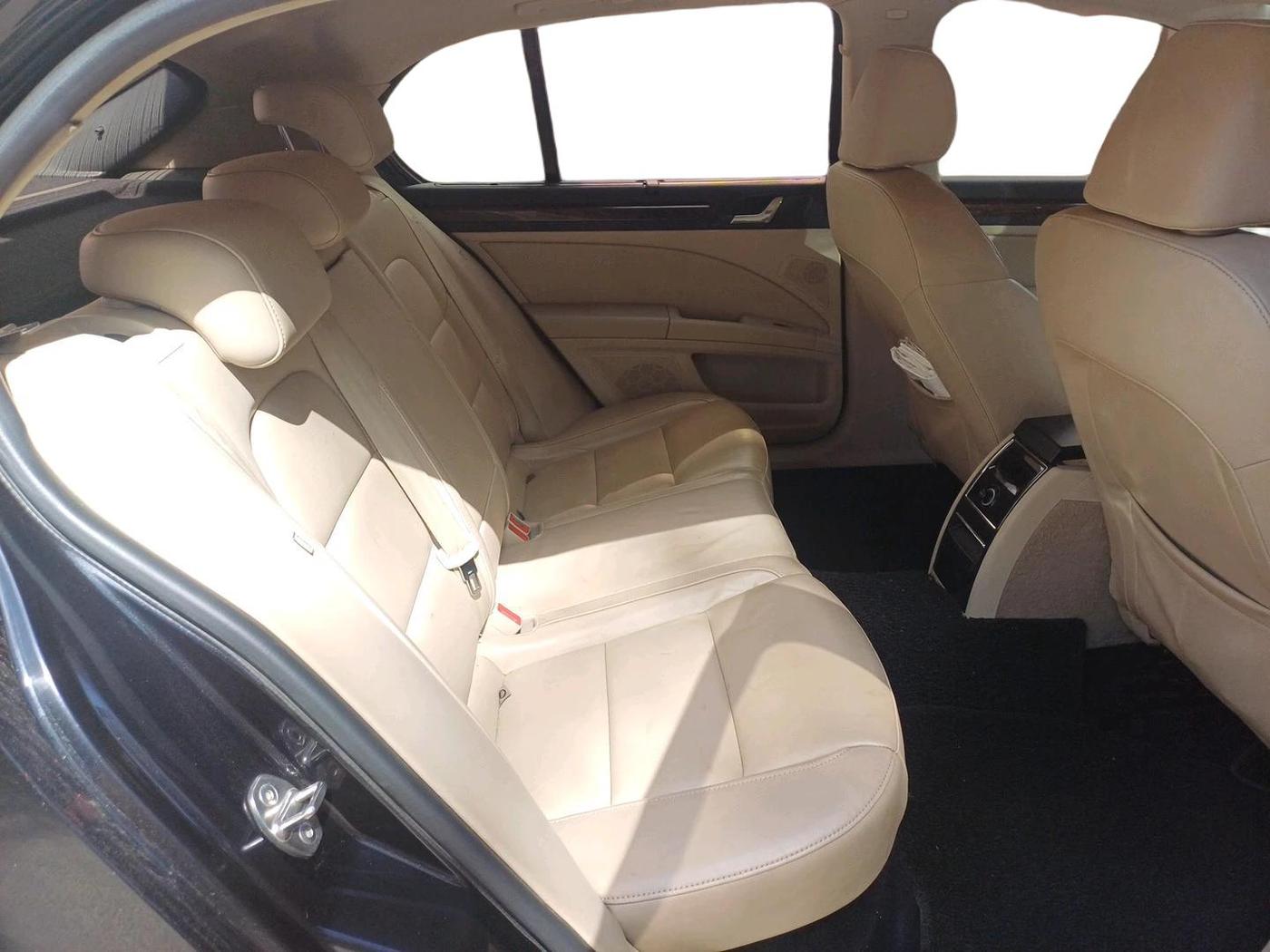 2015 Skoda Superb ELEGANCE 1.8 TSI AT, Petrol, Automatic, 1,21,757 km, interior