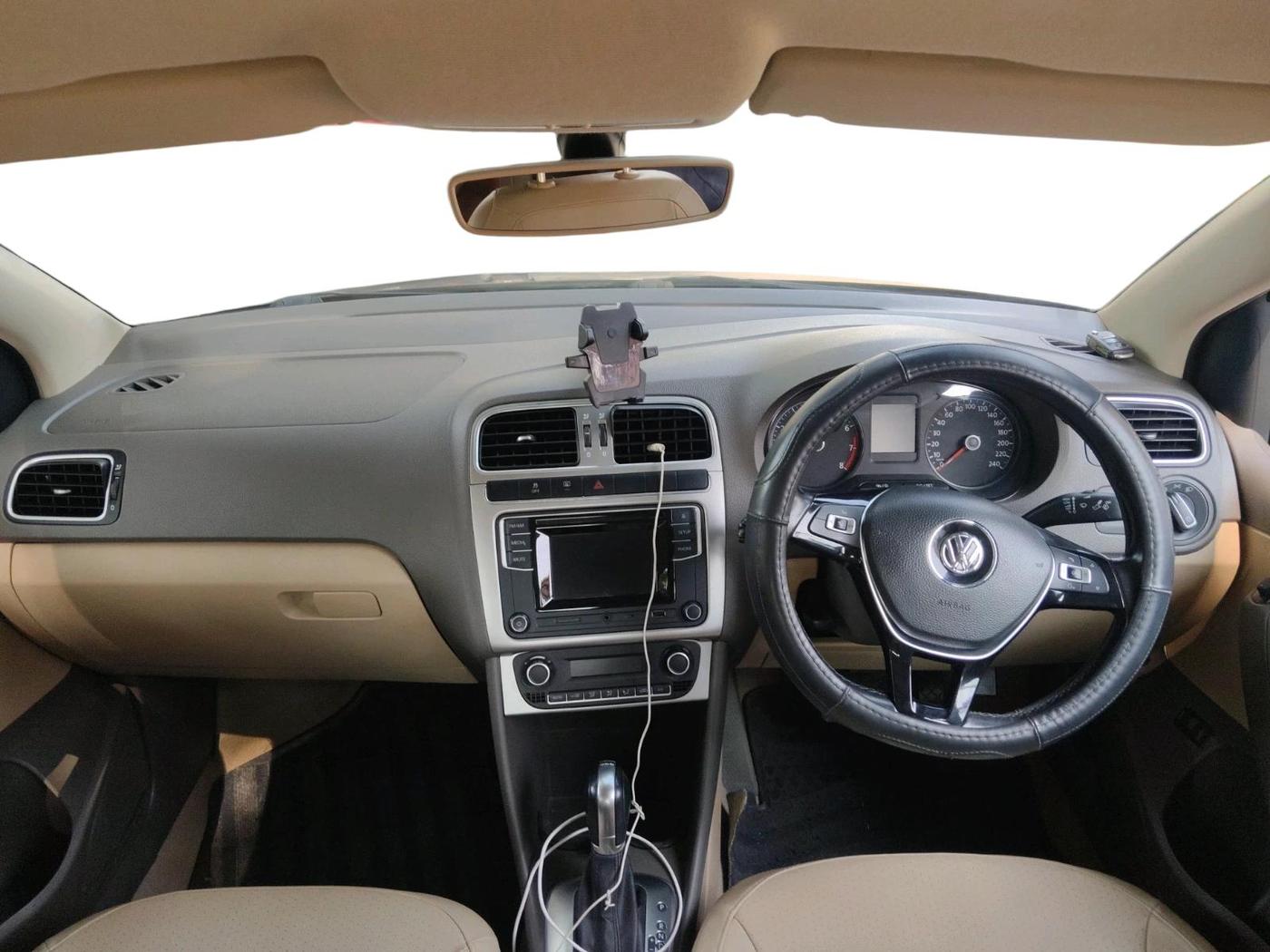 2016 Volkswagen Vento HIGHLINE PETROL AT, Petrol, Automatic, 51,270 km, interior